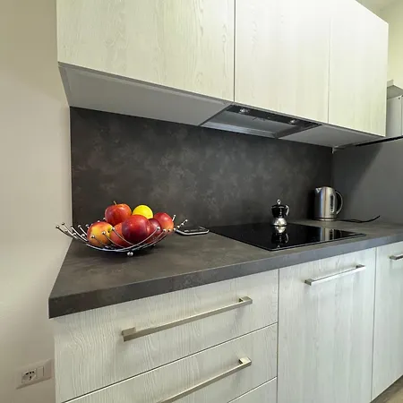 شقة Beachfront, Modern Flat With Lovely Garden