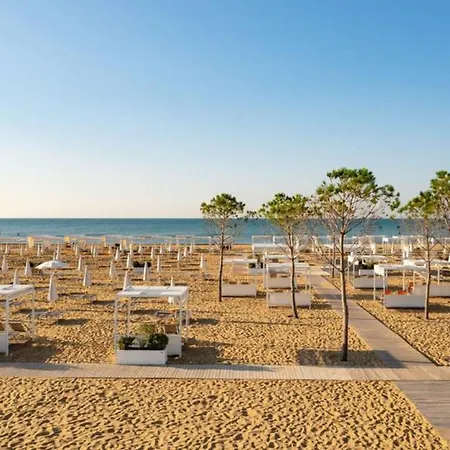 شقة Beachfront, Modern Flat With Lovely Garden